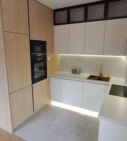 Avisi Living Apartment