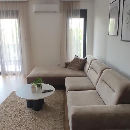 Avisi Living Apartment